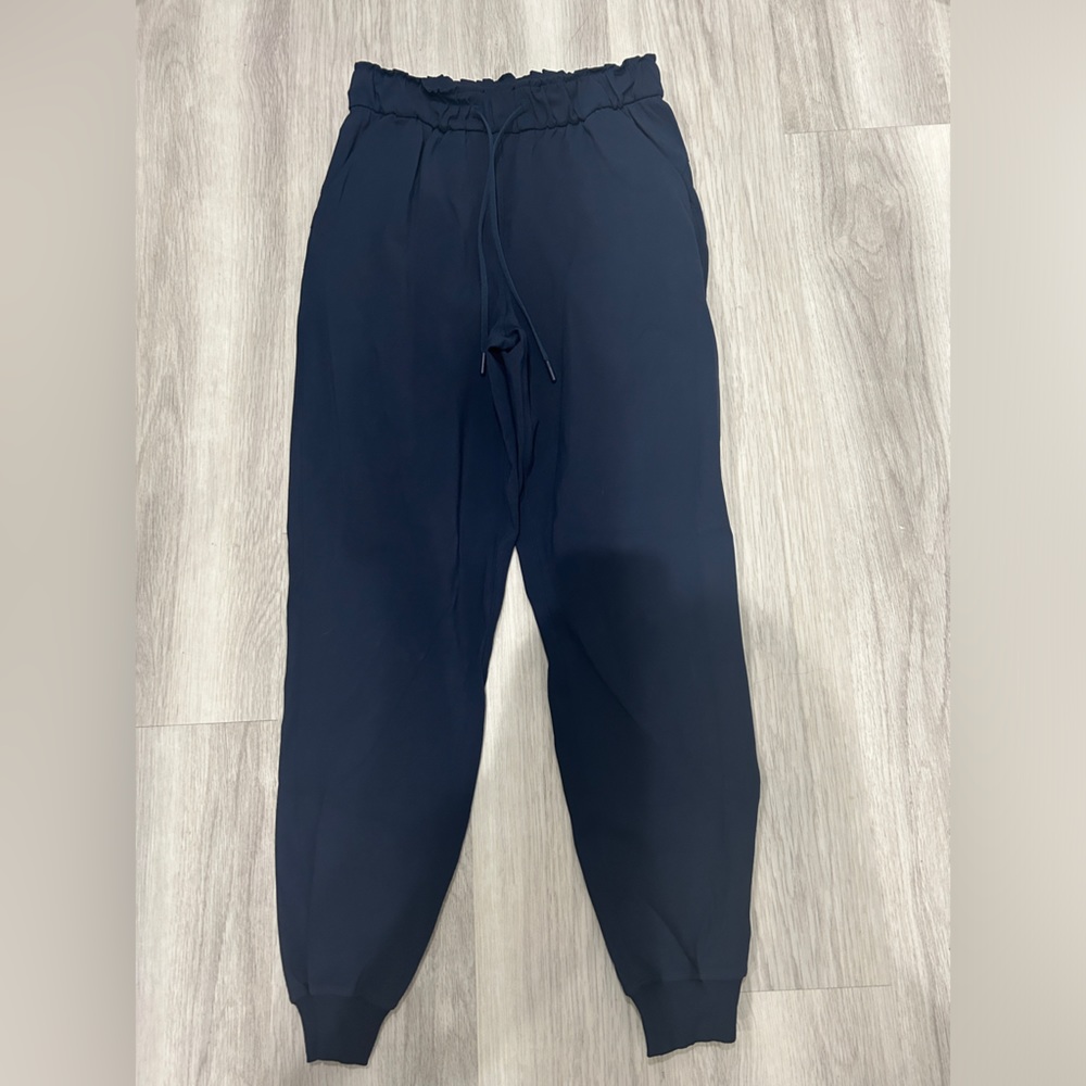 LIKE NEW Lululemon Stretch High-Rise Jogger